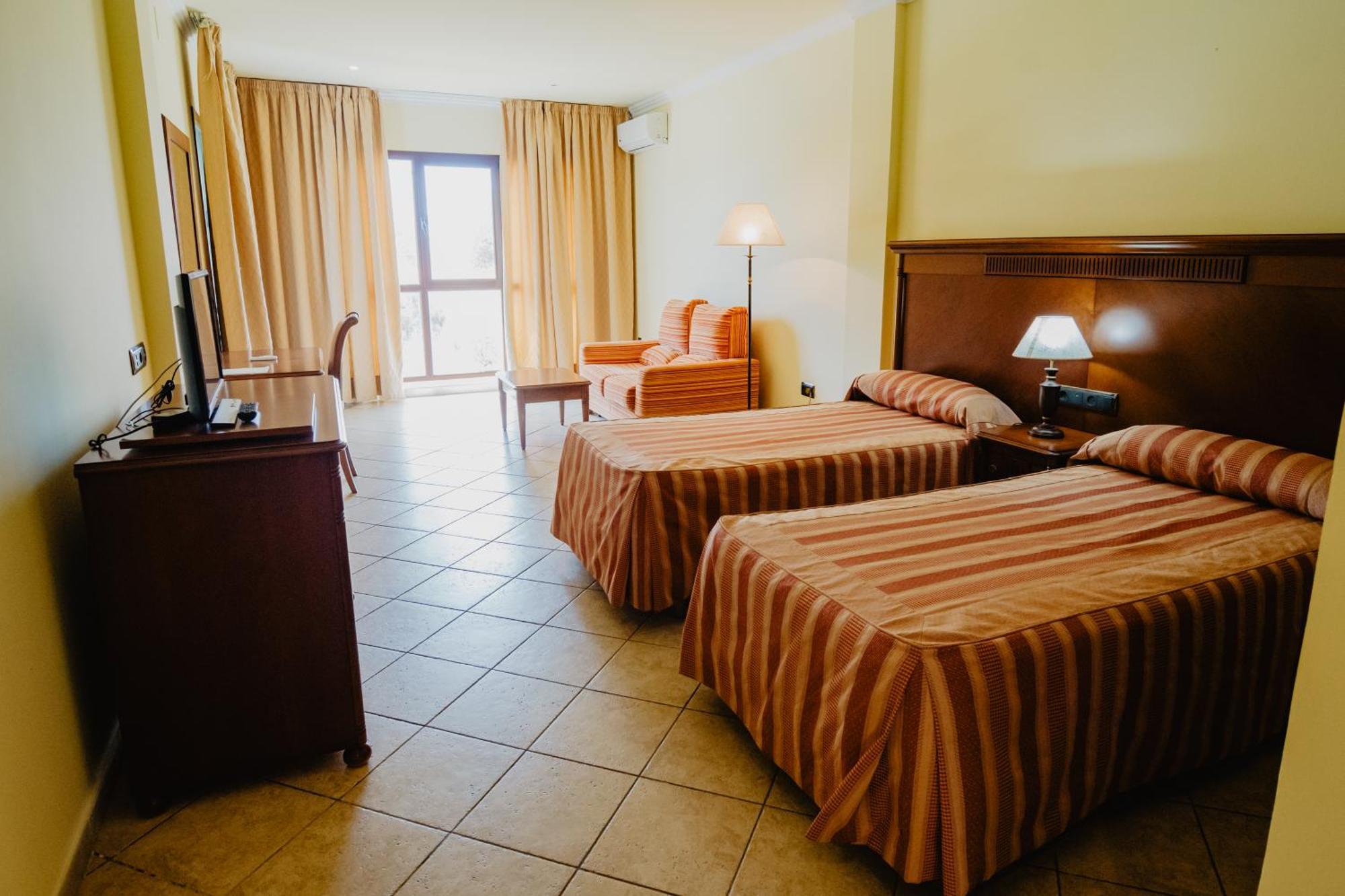 Hotel Hacienda Don Manuel Гранха-де-Торреэрмоса Экстерьер фото