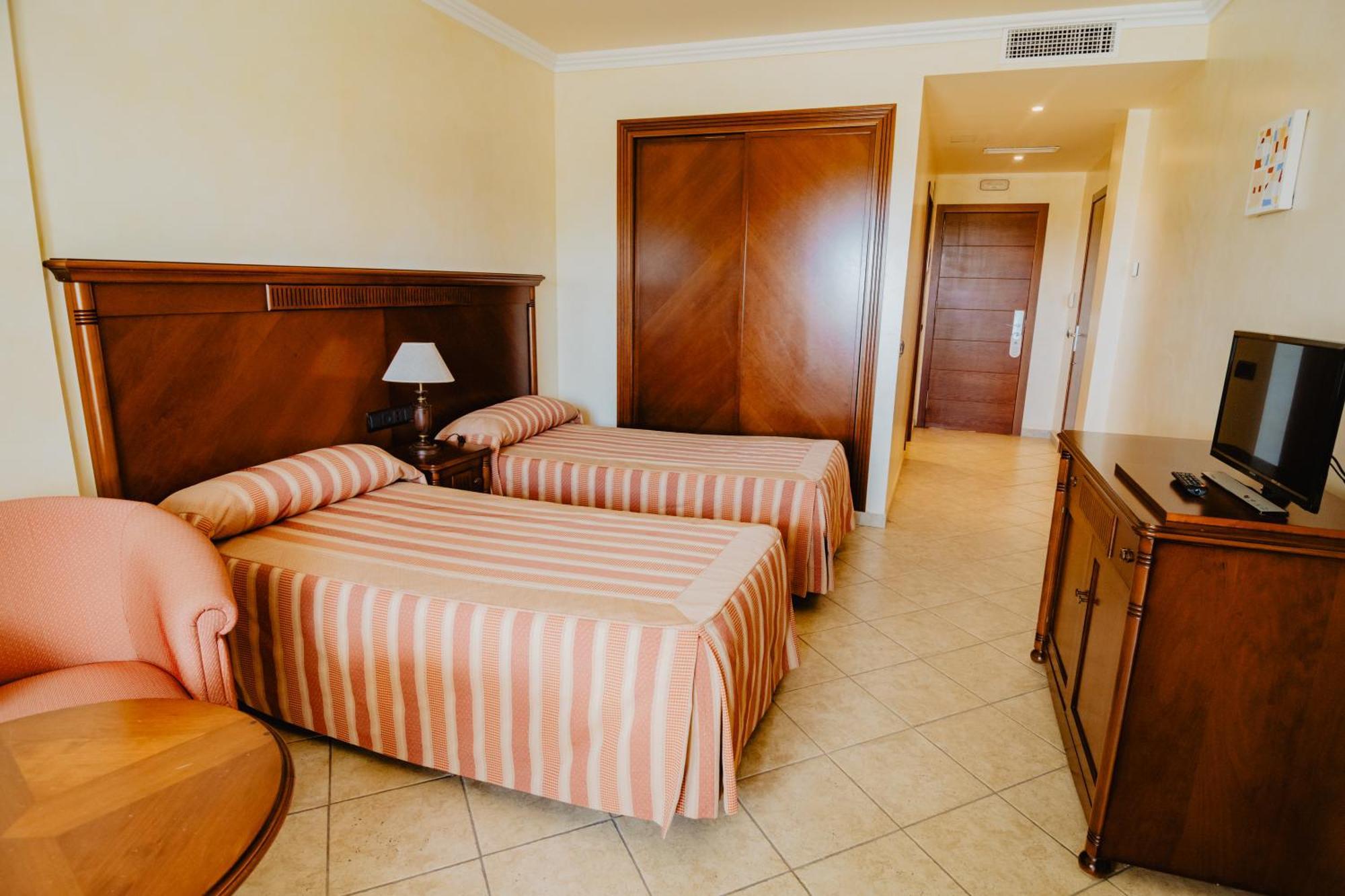 Hotel Hacienda Don Manuel Гранха-де-Торреэрмоса Экстерьер фото