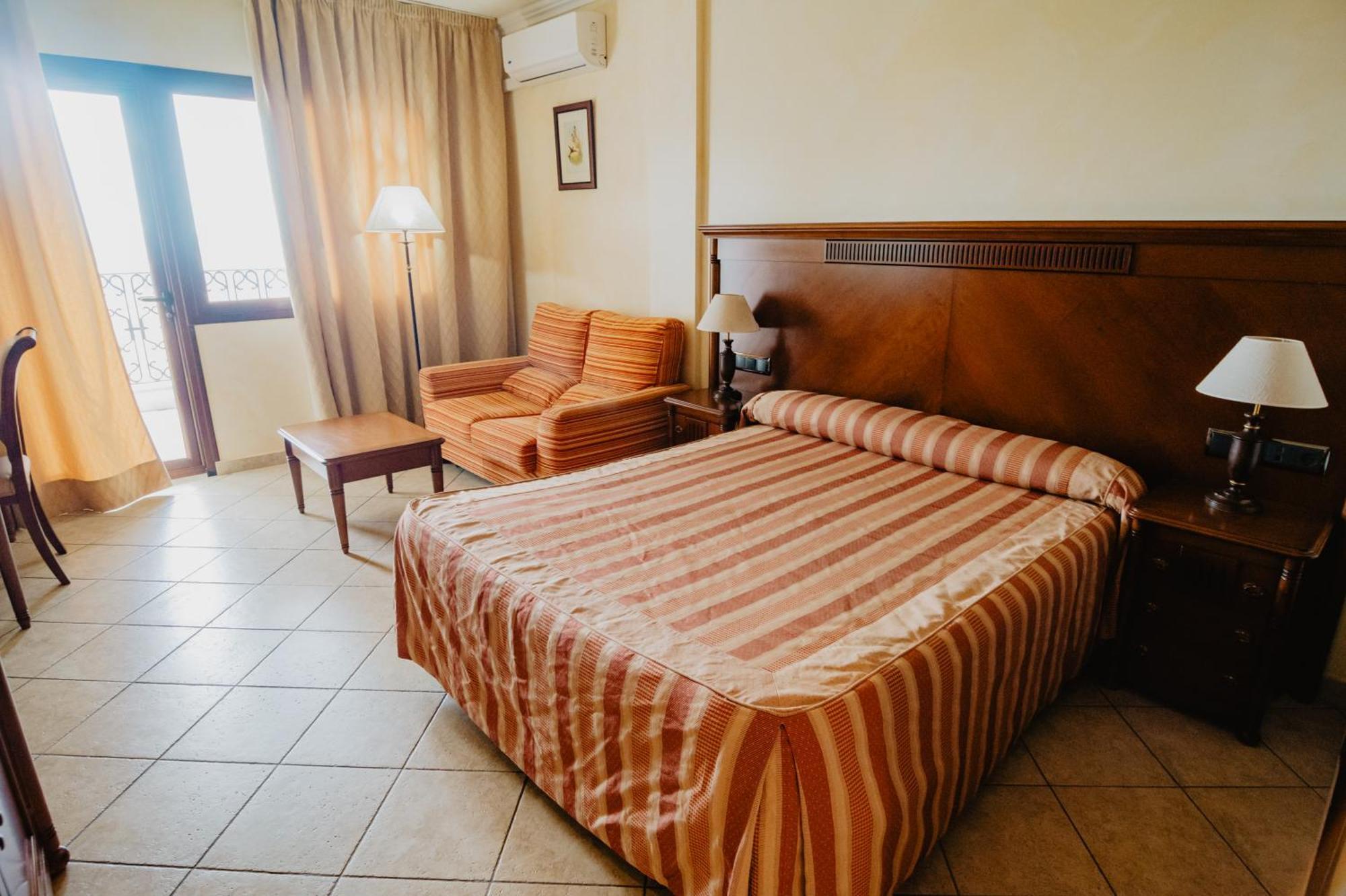 Hotel Hacienda Don Manuel Гранха-де-Торреэрмоса Экстерьер фото